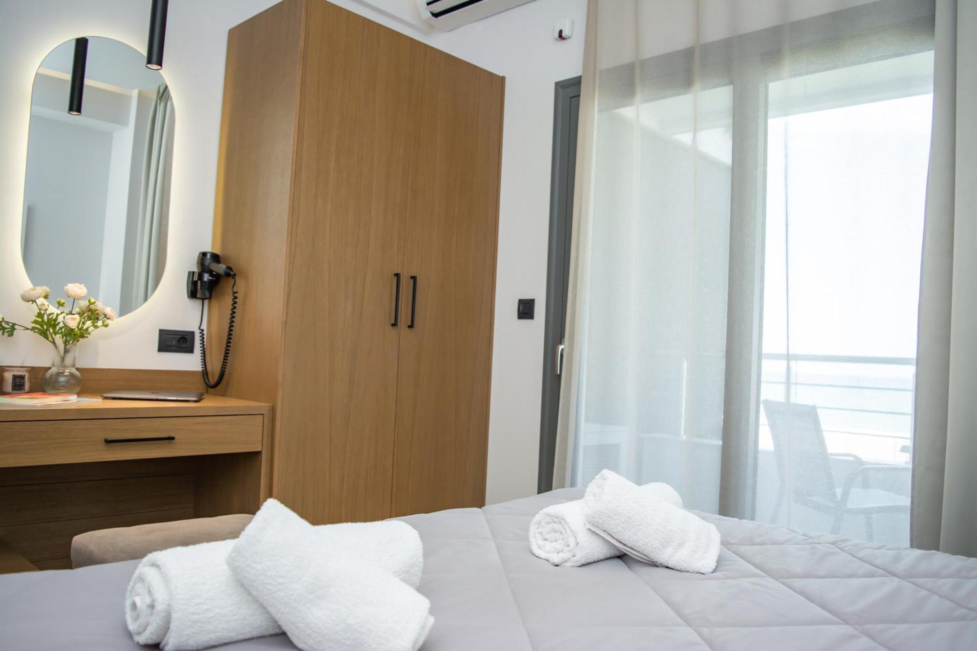 Hotel Golden Sun Néa Meságkala Bagian luar foto
